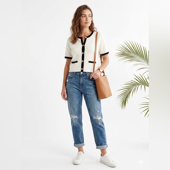 Abercrombie & Fitch Tops - ABERCROMBIE & FITCH CREAM OFF WHITE BLACK  TOP/SWEATER MINIMALIST SMALL